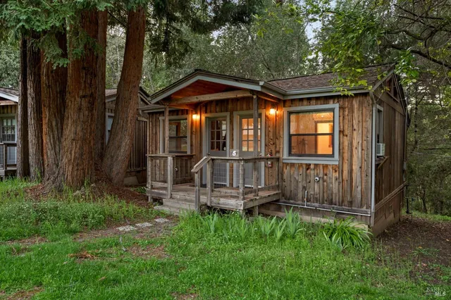 $9,950,000 | 18501 Van Zandt Resort Road, Philo, CA 95466