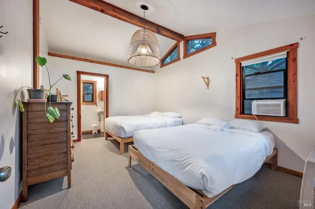 $9,950,000 | 18501 Van Zandt Resort Road, Philo, CA 95466