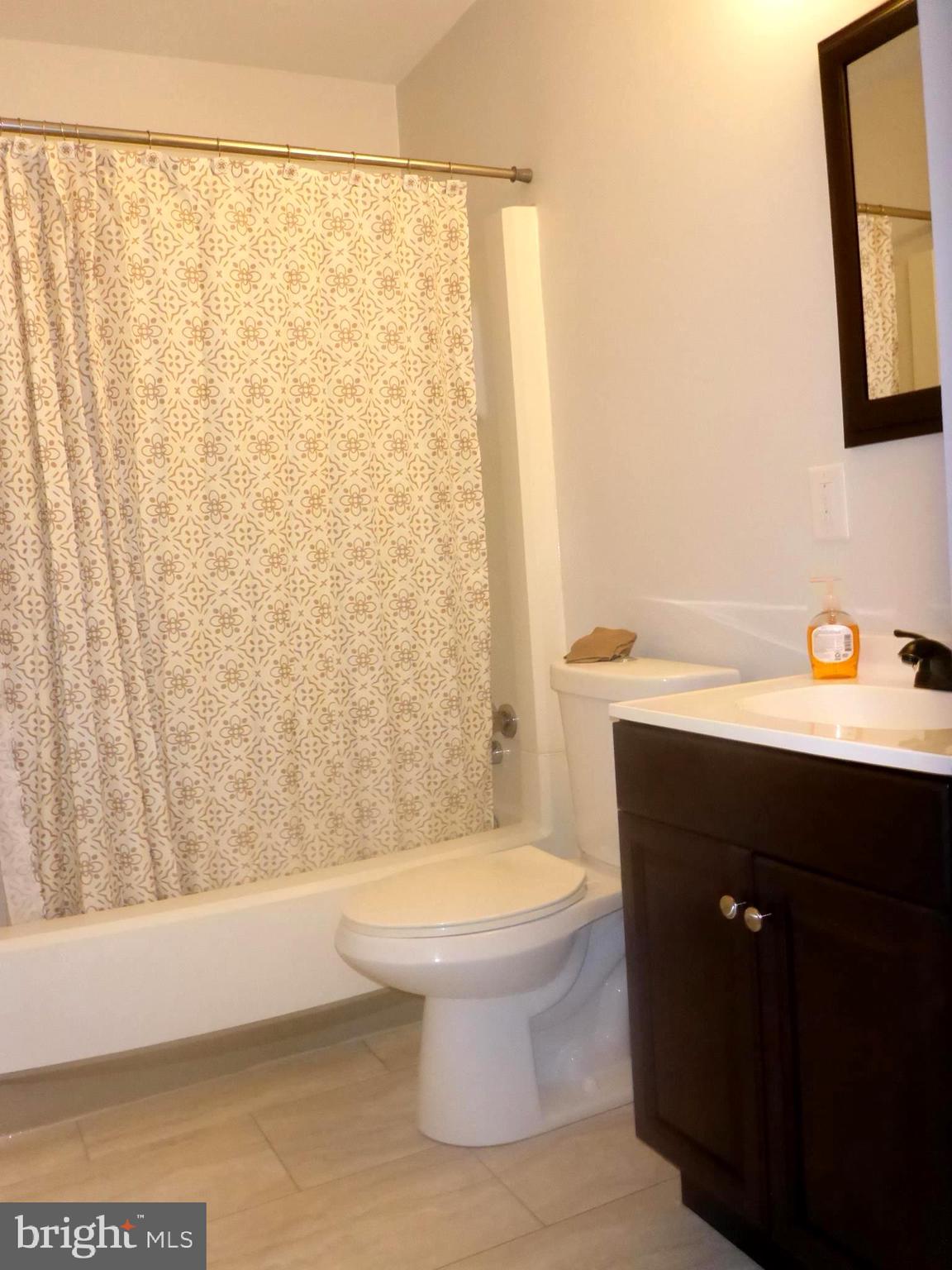 940 Frenchtown Road Perryville, MD 21903 - Photo 17 of 42 Main Level Full Bath with laundry chute