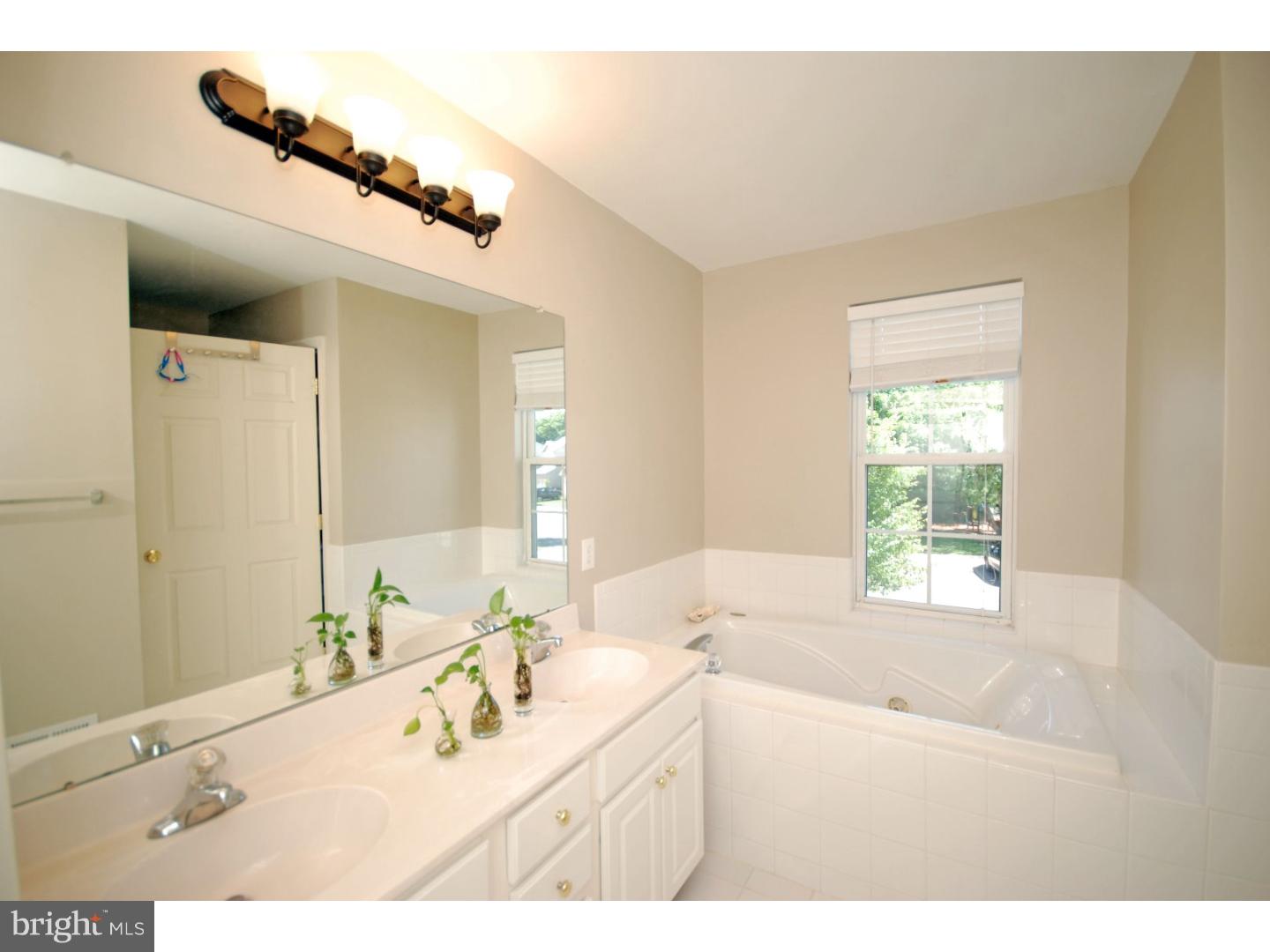 123 Warwick Road Princeton Junction, NJ 08550 - Photo 15 of 23