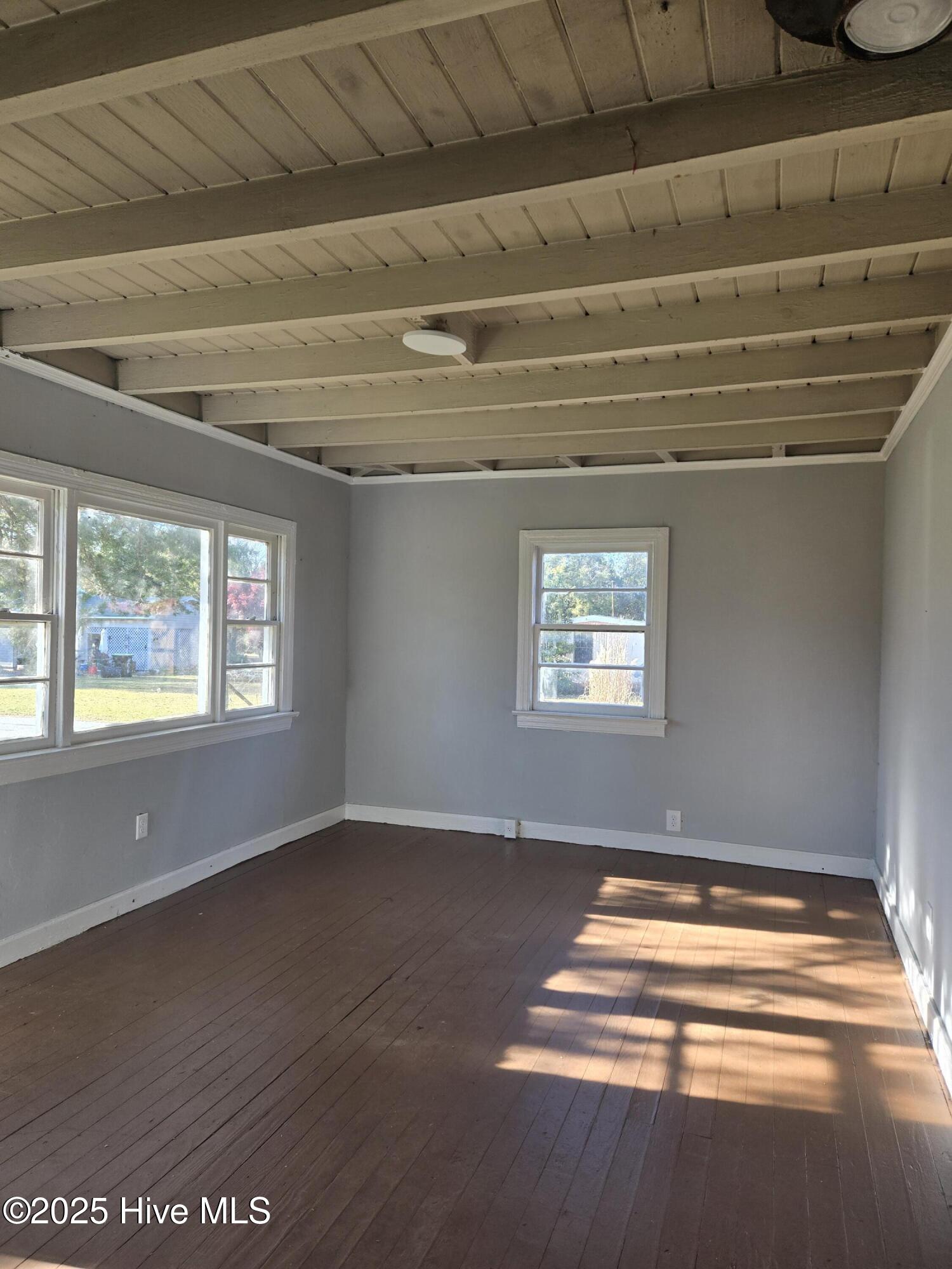 103 West Long Street Hamilton, NC 27840 - Photo 2 of 6 Living room