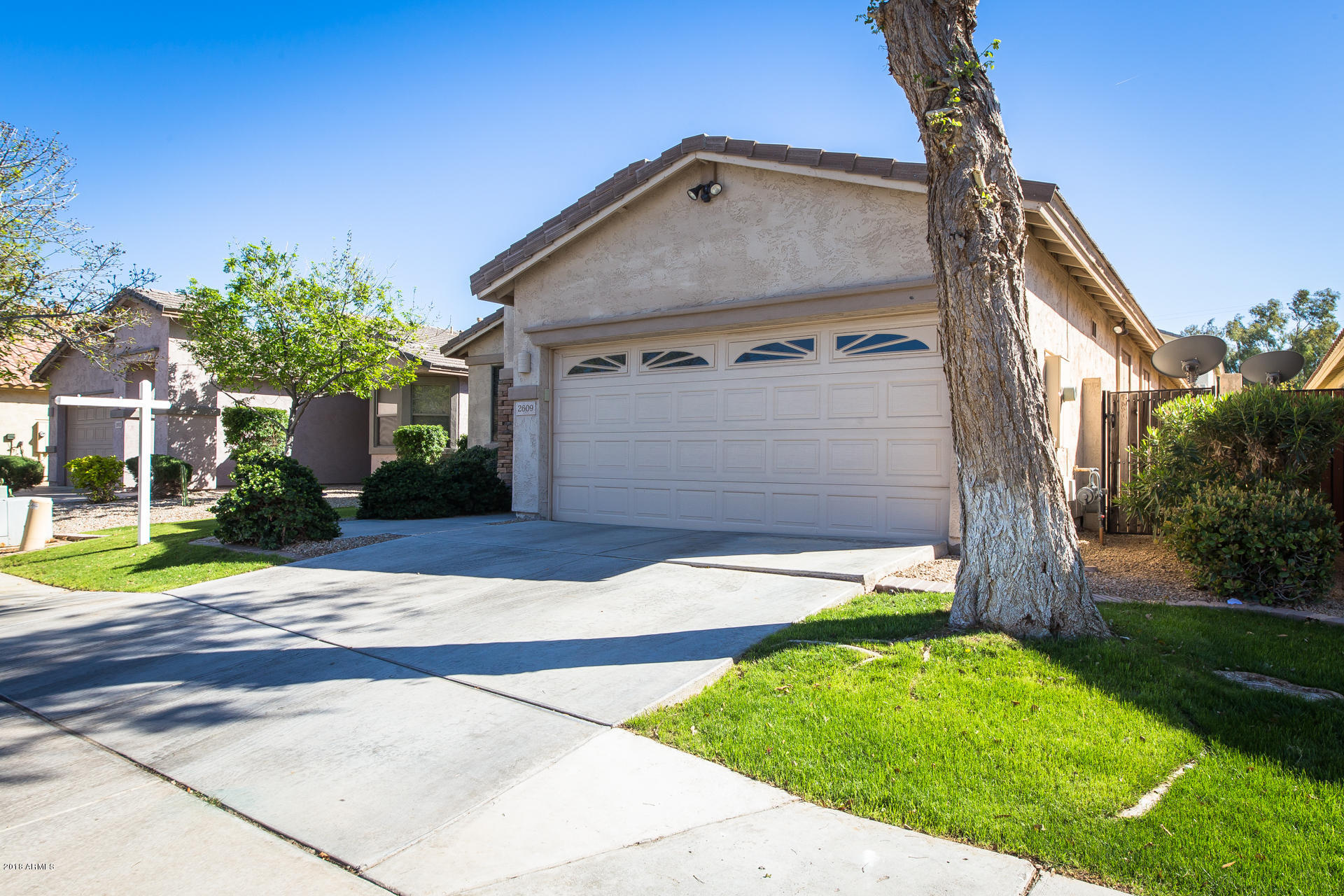 2609 East Carson Road Phoenix, AZ 85042 - Photo 3 of 25