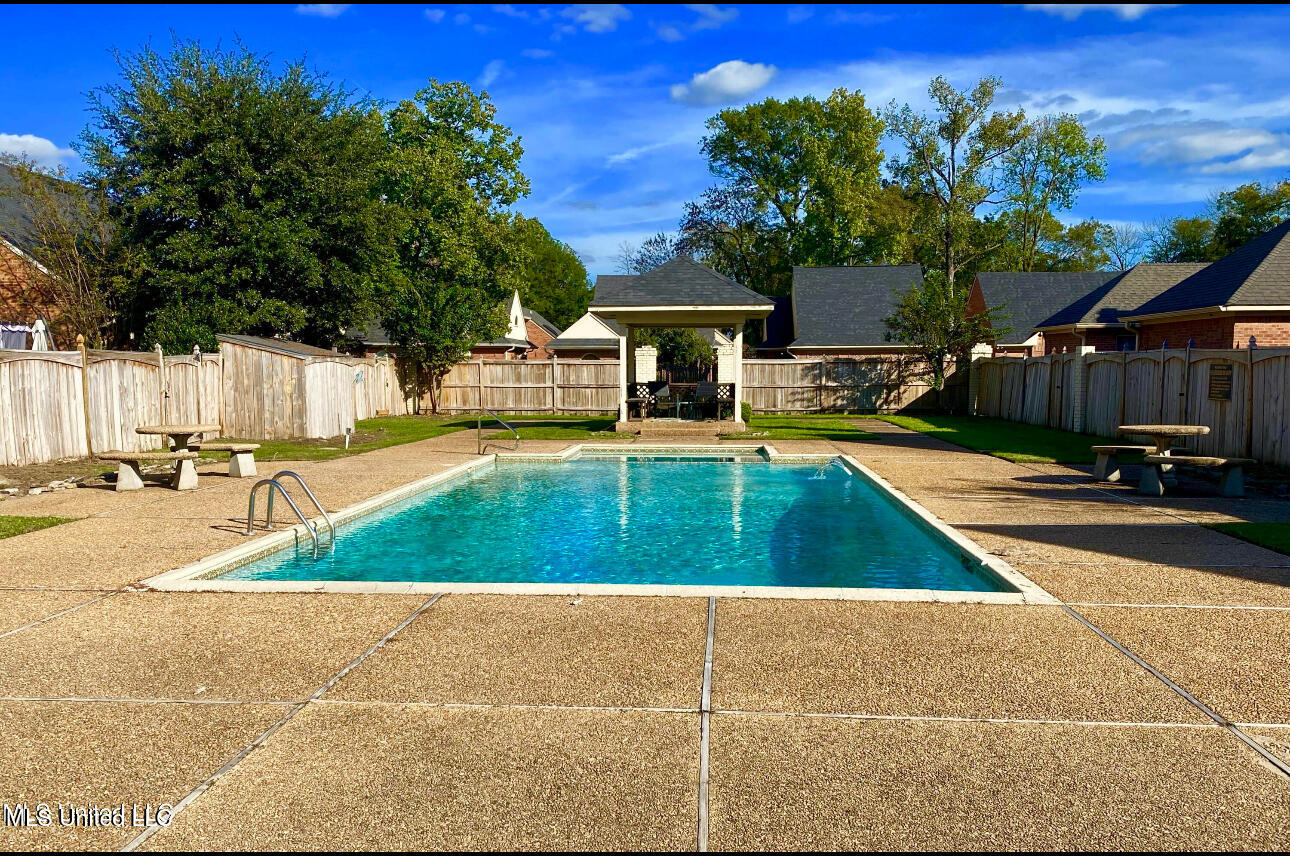 2 Autumn Cove Jackson, MS 39206 - Photo 11 of 14 Community Pool