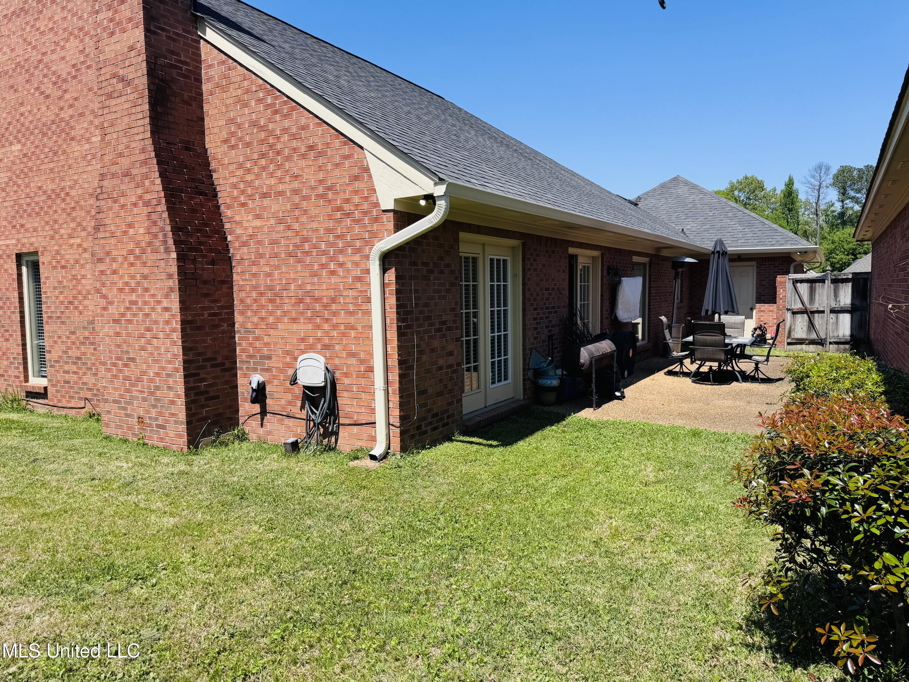 2 Autumn Cove Jackson, MS 39206 - Photo 2 of 14 Patio