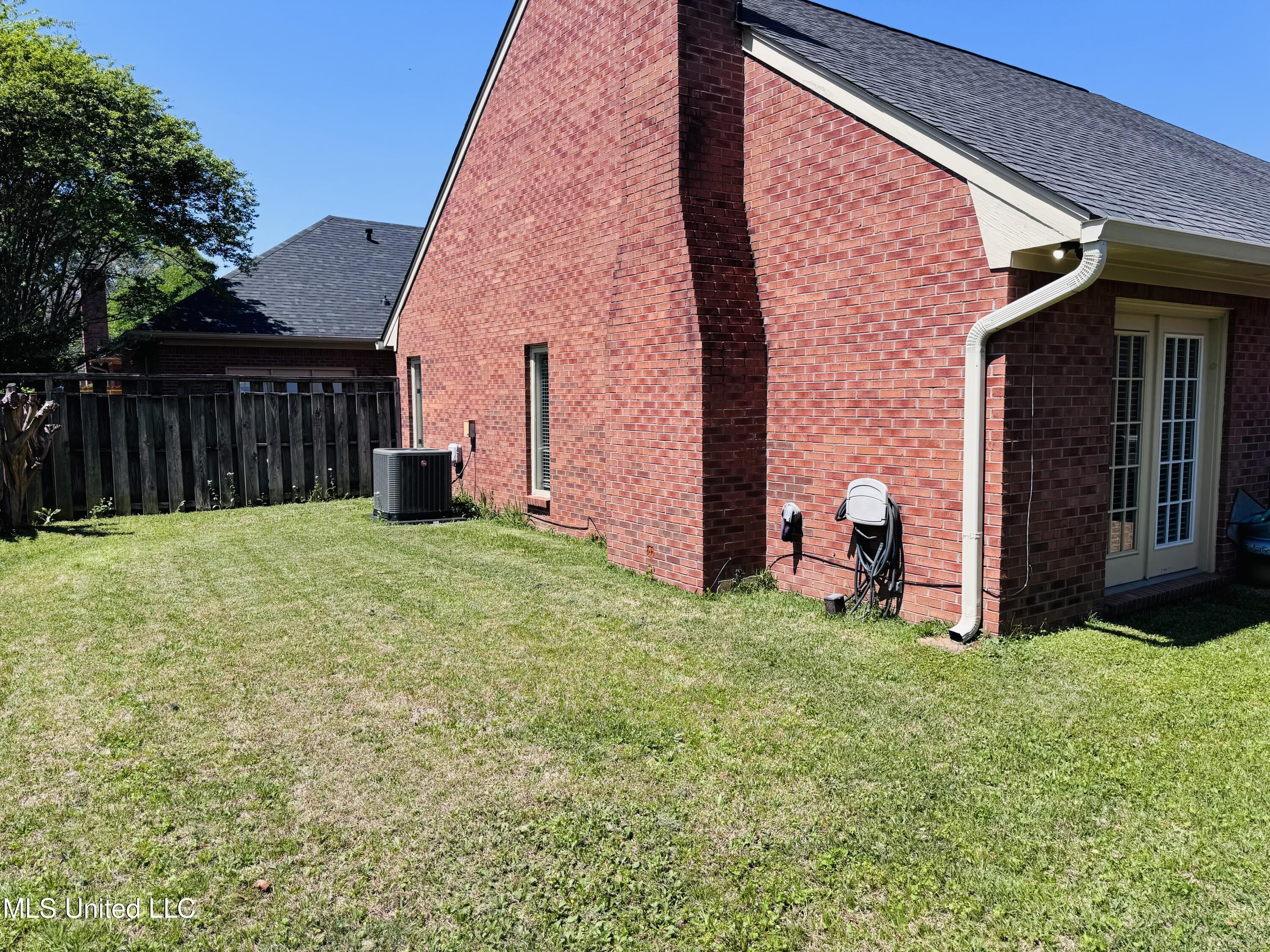 2 Autumn Cove Jackson, MS 39206 - Photo 3 of 14 Back Yard