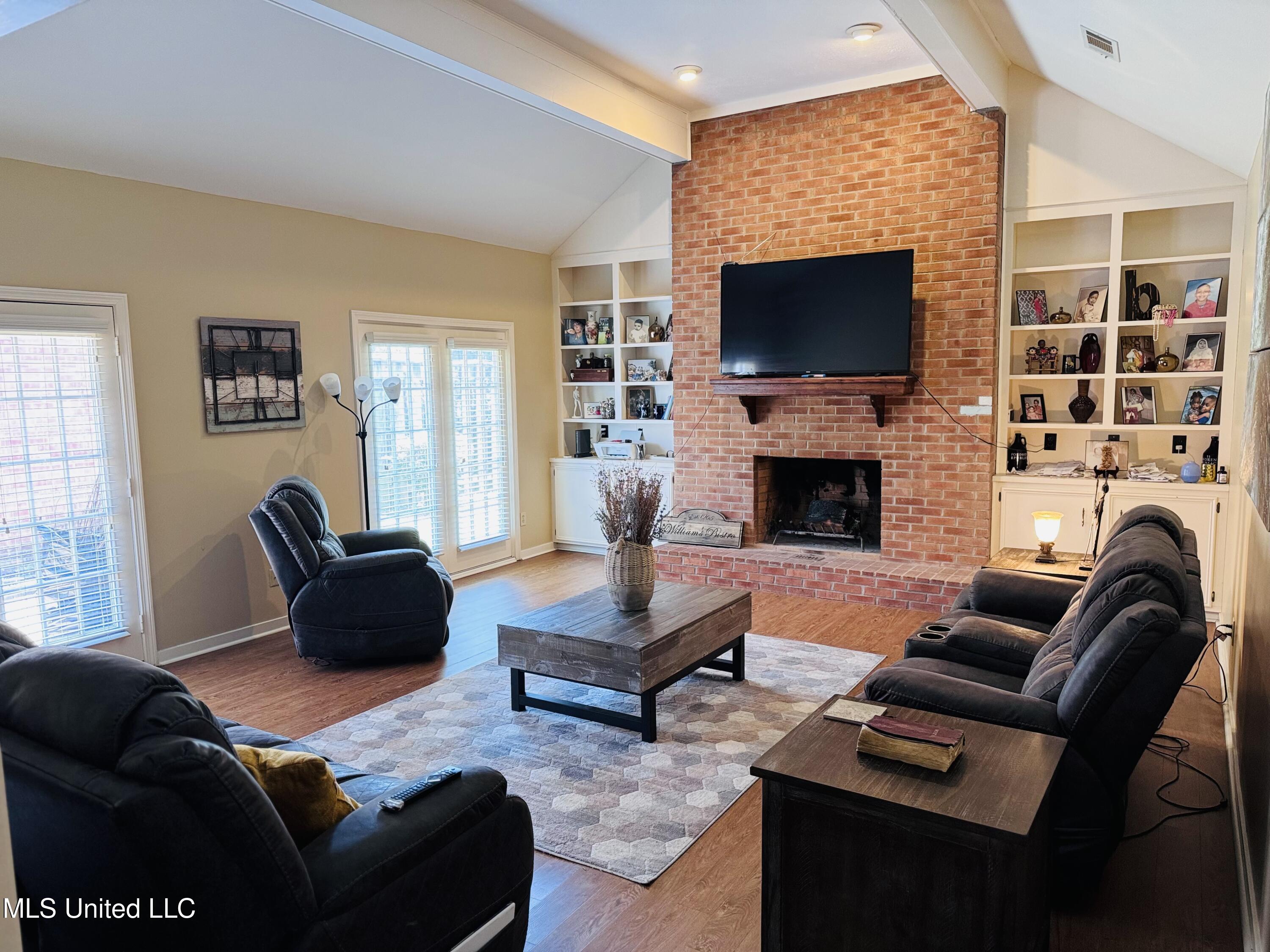 2 Autumn Cove Jackson, MS 39206 - Photo 4 of 14 Living