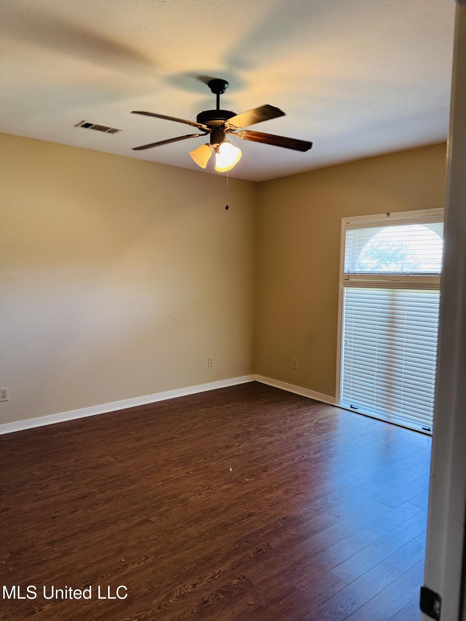 2 Autumn Cove Jackson, MS 39206 - Photo 9 of 14 Guest Bedroom