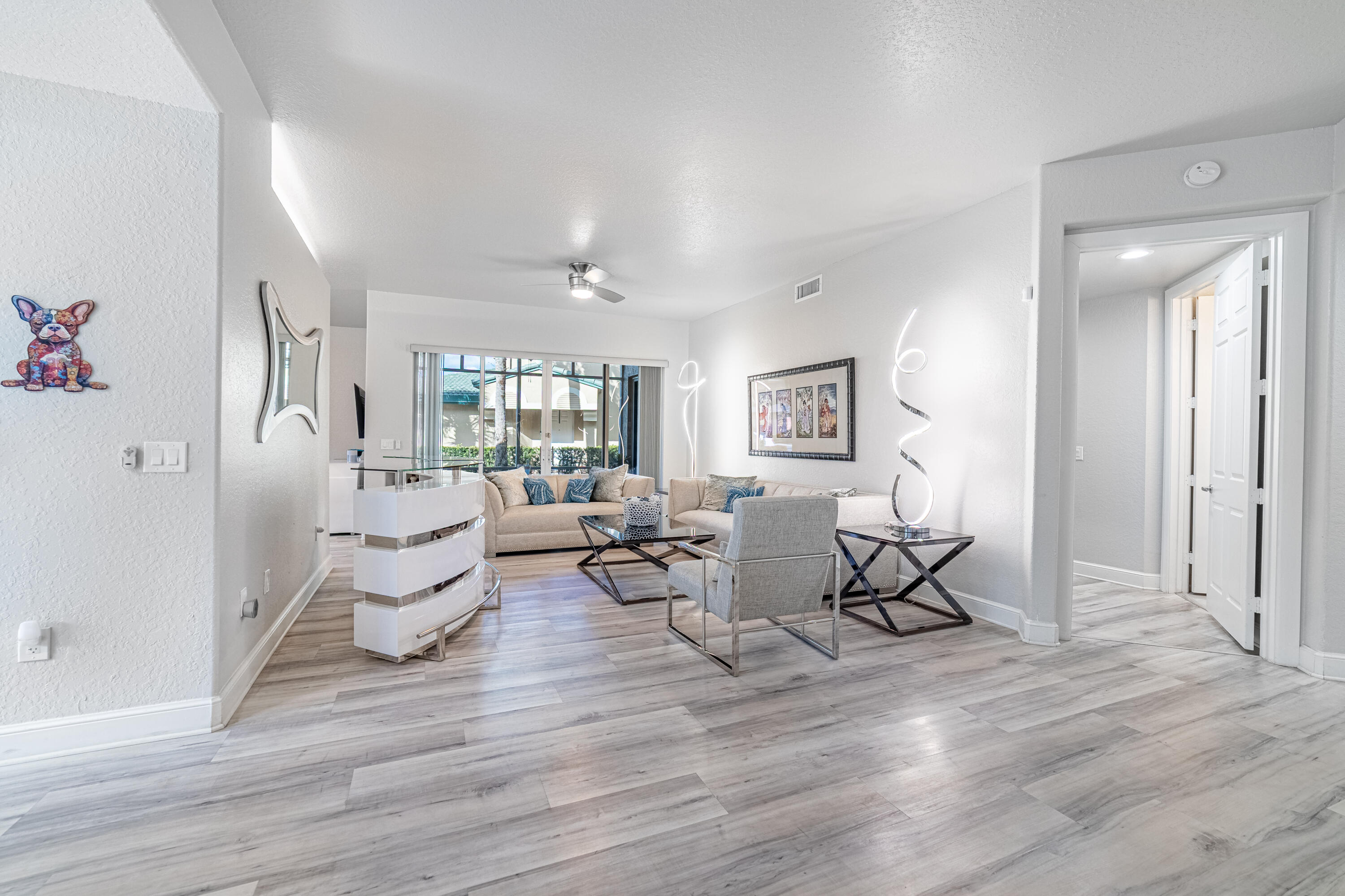 7972 Exeter Boulevard East, Unit 101 Tamarac, FL 33321 - Photo 8 of 32 Livingroom (2)