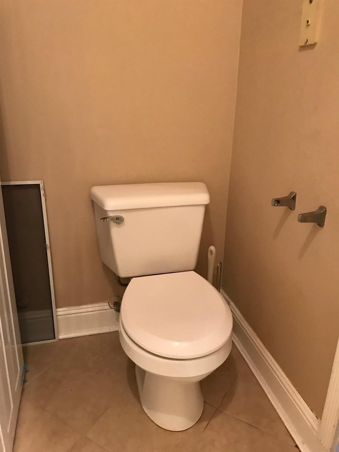 695 Monroe Street Coalinga, CA 93210 - Photo 13 of 60 Downstairs bathroom.