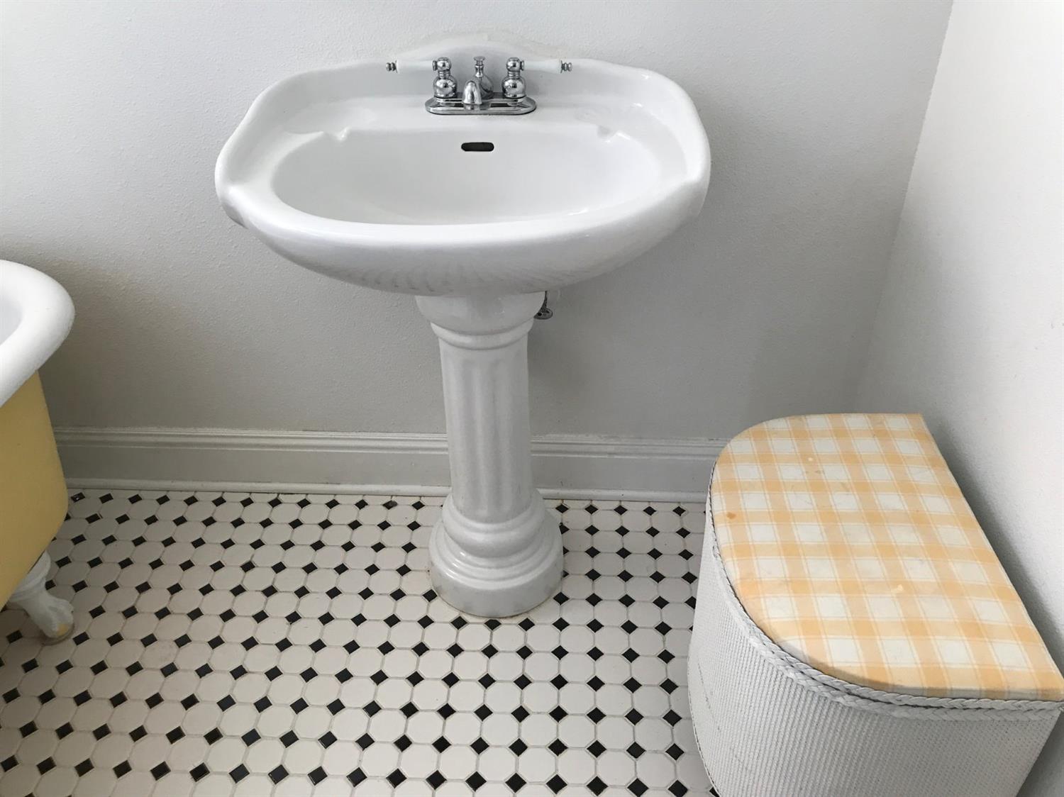 695 Monroe Street Coalinga, CA 93210 - Photo 35 of 60