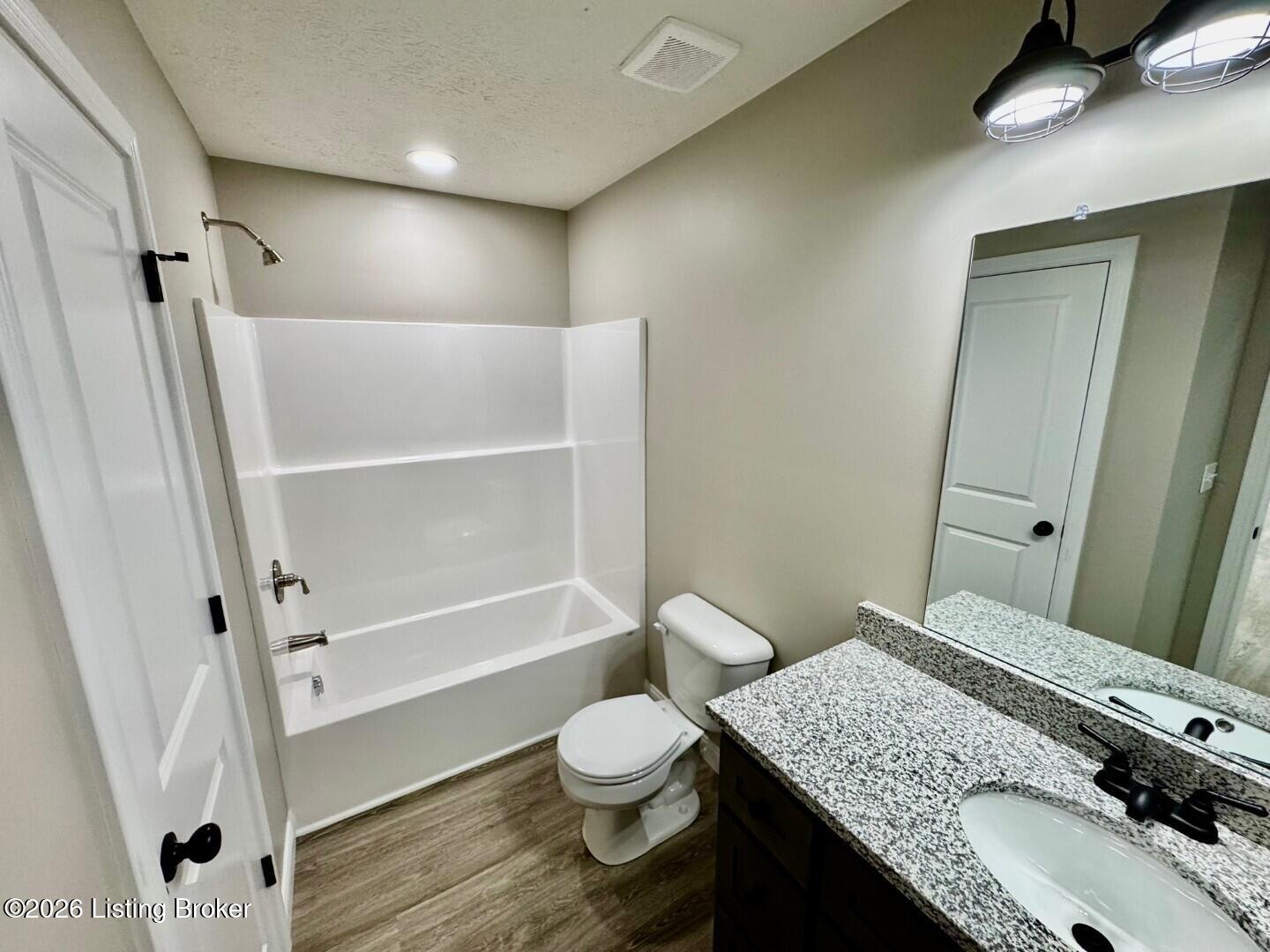 1518 Old Perryville Loop Springfield, KY 40069 - Photo 17 of 26 017_Bathroom