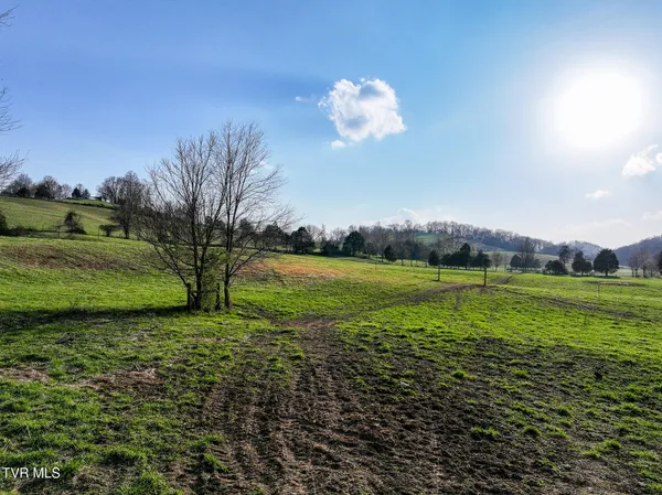 $673,000 | 465 Clear Creek Road, Unit 1, Chuckey, TN 37641
