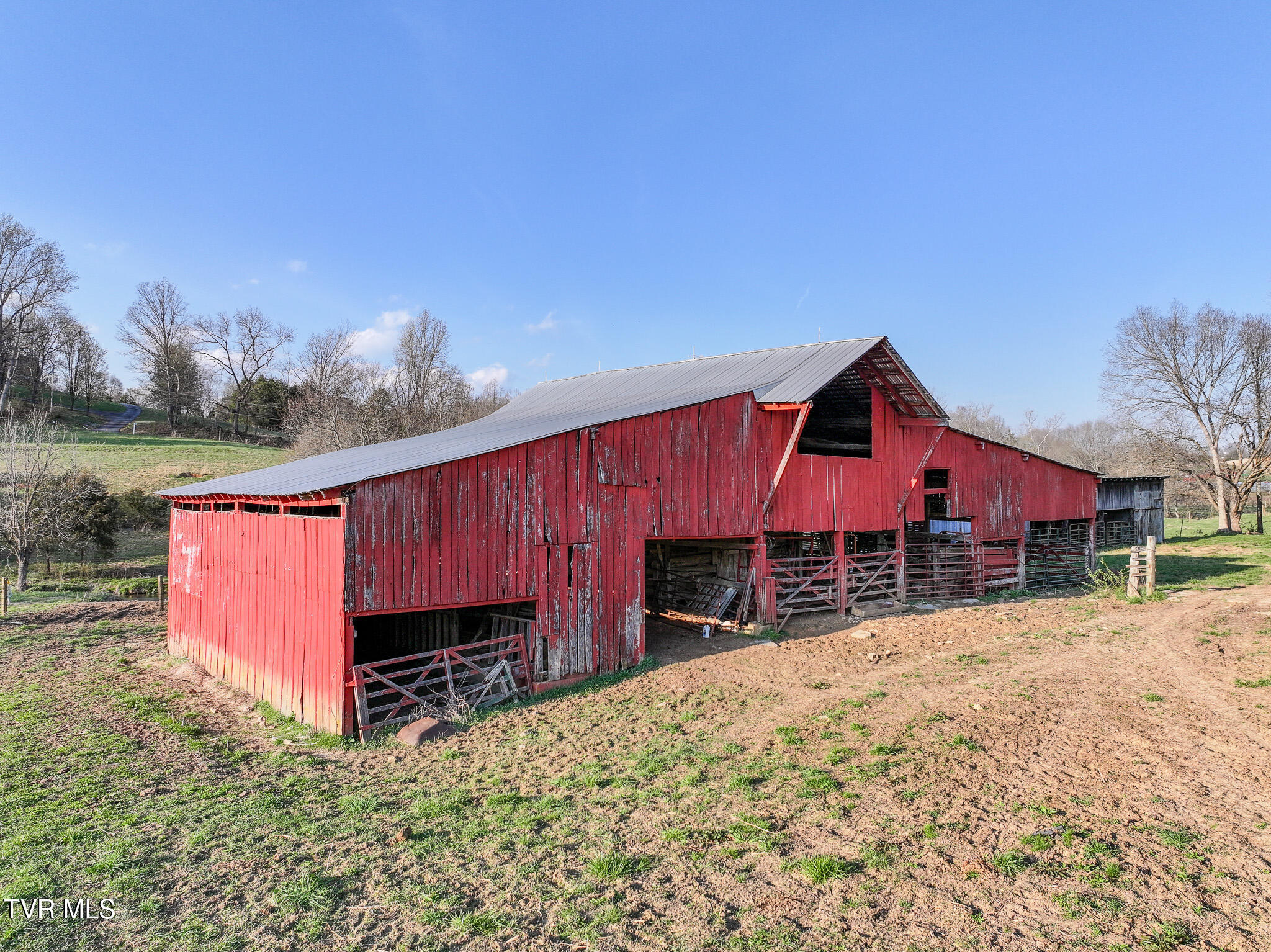 465 Clear Creek Road, Unit 1 Chuckey, TN 37641 - Photo 17 of 44 DJI_20260326170412_0302_D