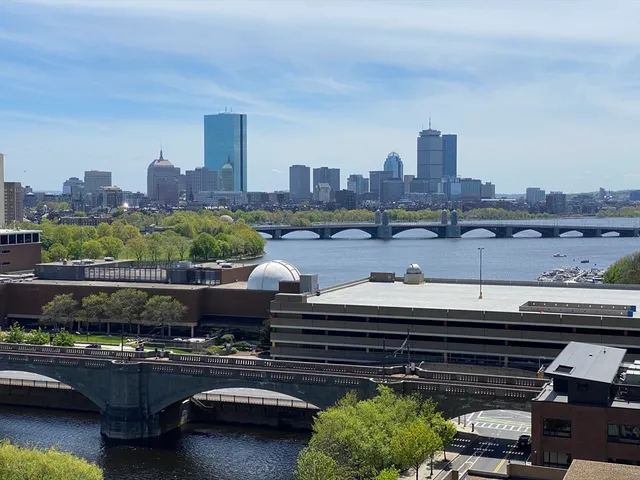 $3,599 | 10 Museum Way, Unit 1523, Cambridge, MA 02141