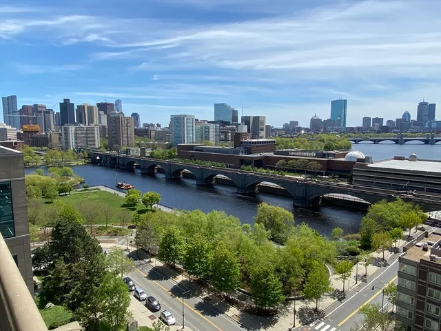 $3,599 | 10 Museum Way, Unit 1523, Cambridge, MA 02141