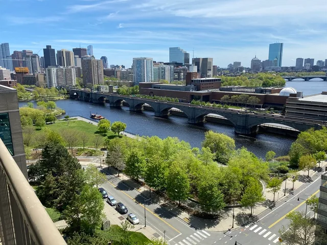$3,599 | 10 Museum Way, Unit 1523, Cambridge, MA 02141