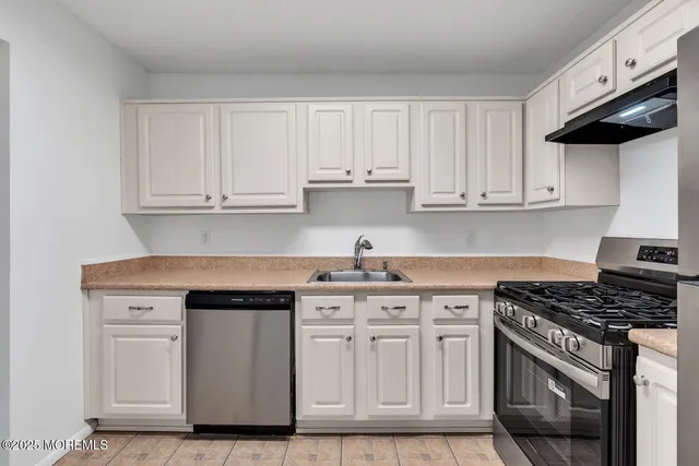 $300,000 | 705 Bluebell Drive, Jackson, NJ 08527