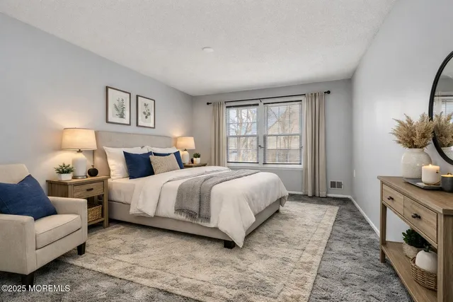 $300,000 | 705 Bluebell Drive, Jackson, NJ 08527