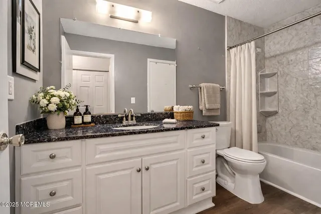 $300,000 | 705 Bluebell Drive, Jackson, NJ 08527