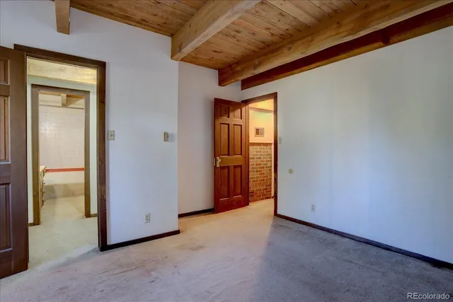 a view of empty room