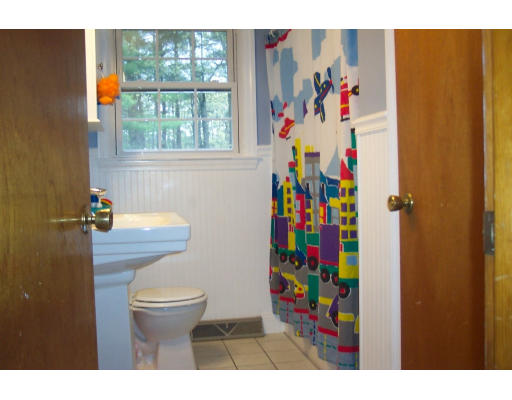 102 Wyman Road Billerica, MA 01821 - Photo 8 of 20 Gallery Image 8