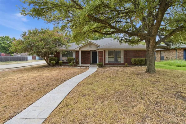 $295,000 | 2222 Cortland Circle, Rowlett, TX 75088