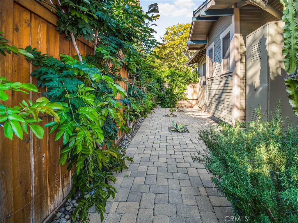3740 East 5th Street Long Beach, CA 90814 - Photo 24 of 28 a pathway of a yard