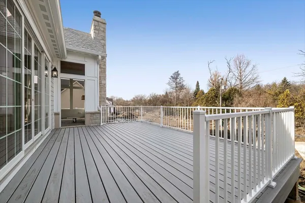 a picture of a bench