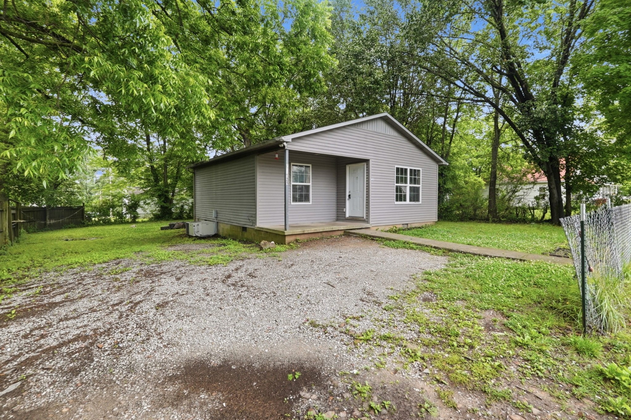 725 Mill Street Manchester, TN 37355 - Photo 2 of 16