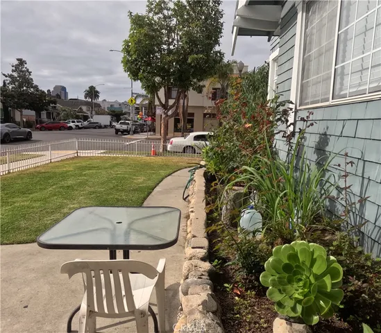 $950,000 | 501 West 8th Street, Long Beach, CA 90813