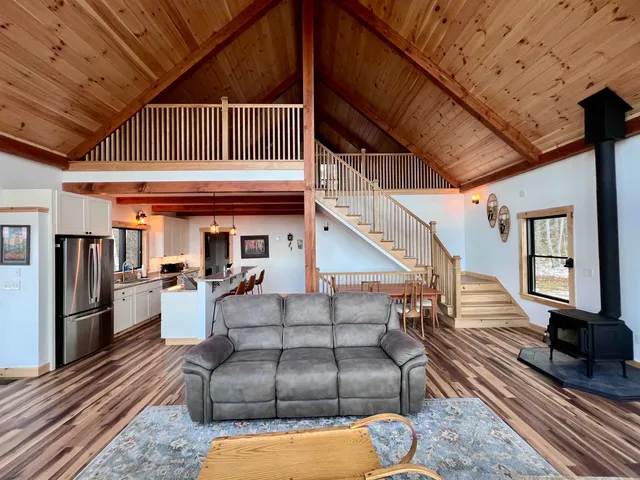 $2,800 | 49 Neal Hill Road, Tuftonboro, NH 03816