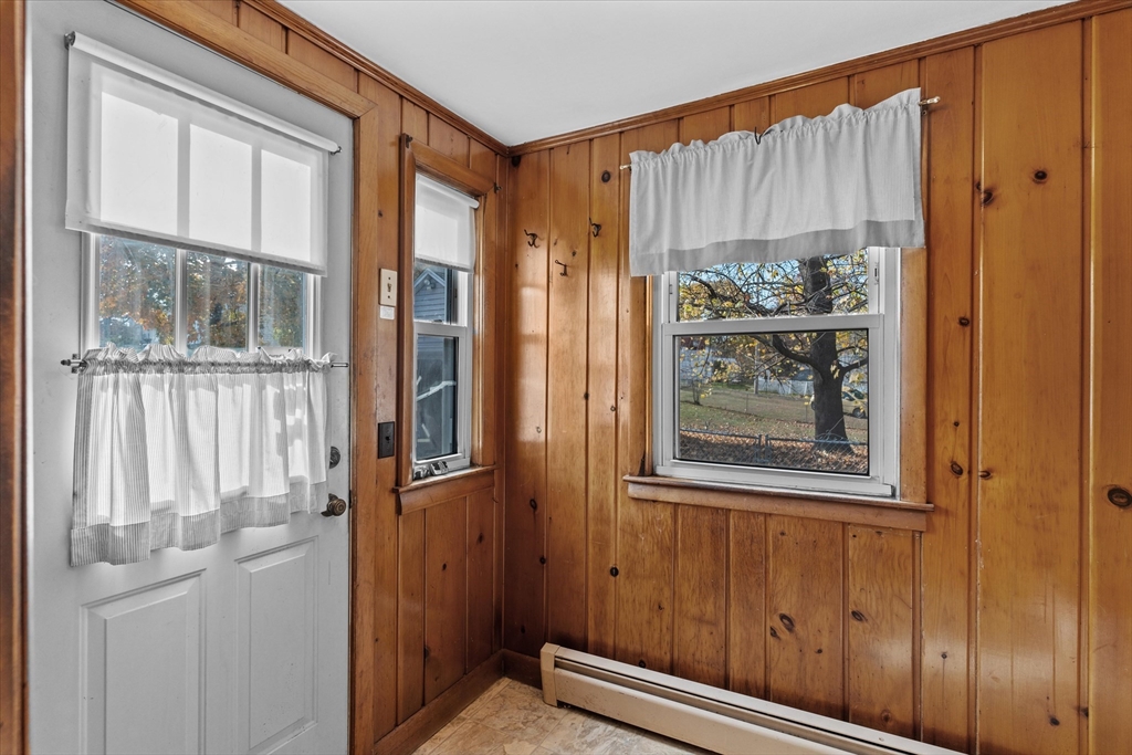 79 Beacon Street Lawrence, MA 01843 - Photo 5 of 29