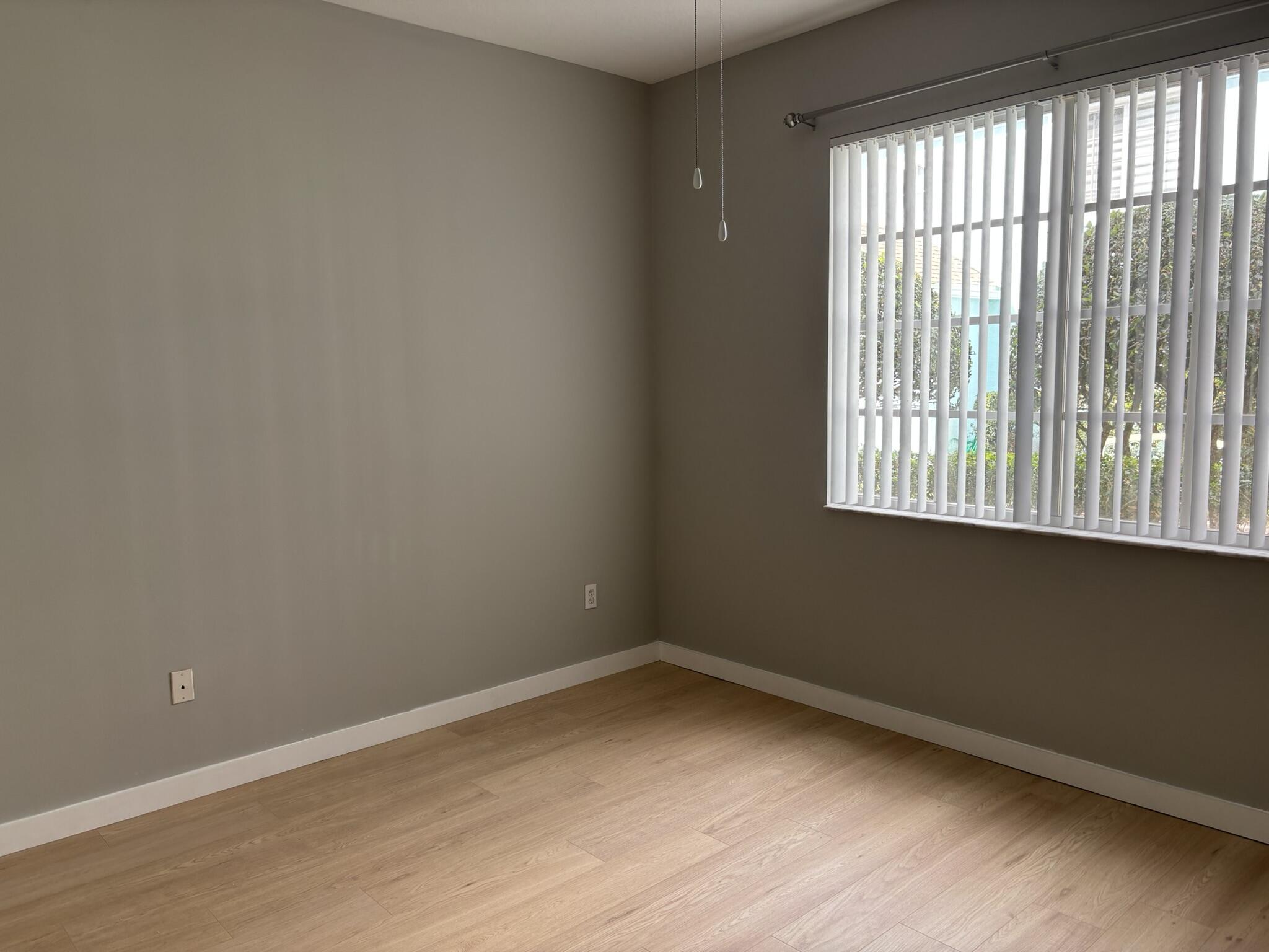 1611 Southeast Pomeroy Street Stuart, FL 34997 - Photo 5 of 11 IMG_1075