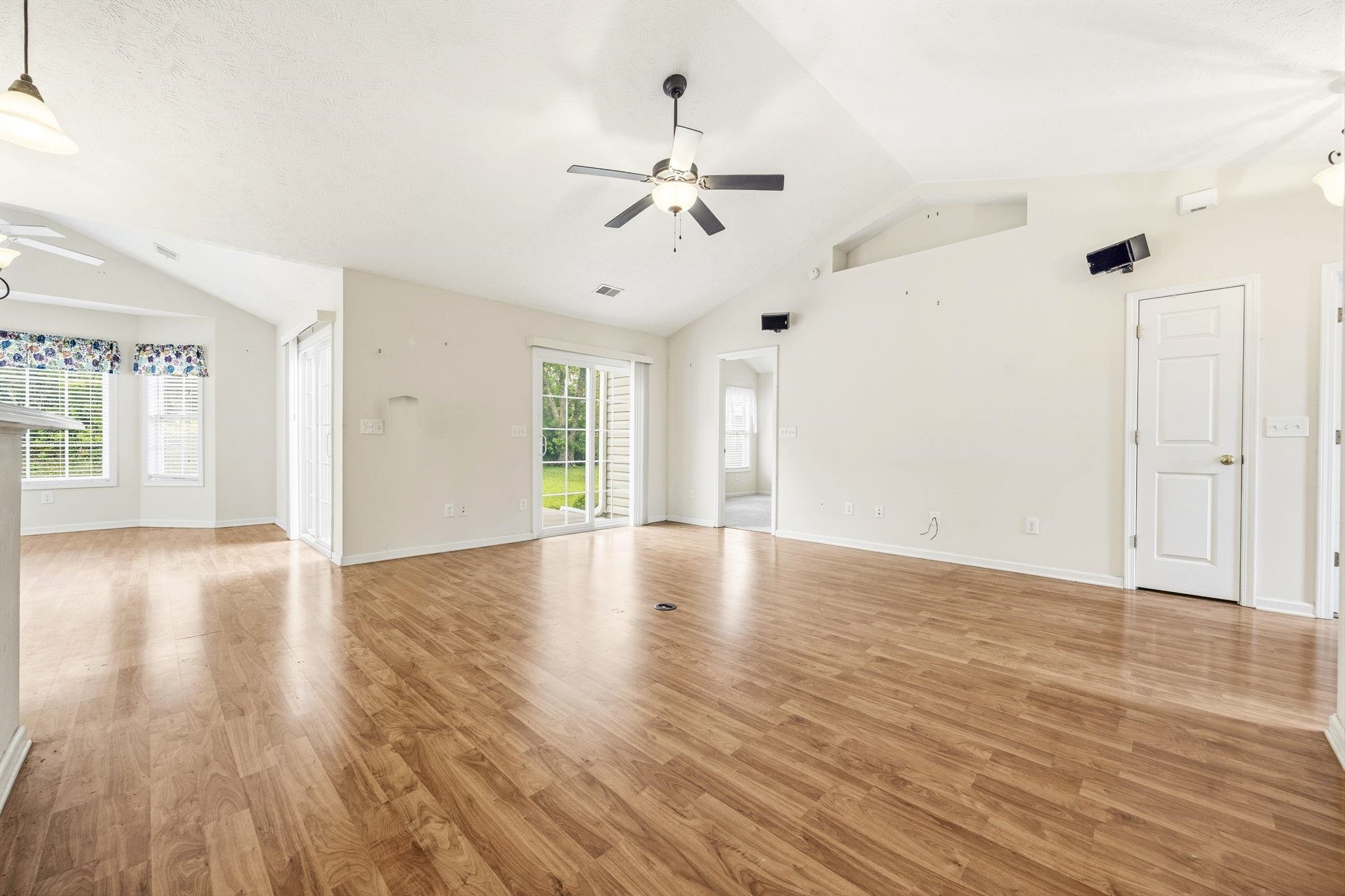 3146 Shorecrest Bay Drive Murrells Inlet, SC 29576 - Photo 7 of 44