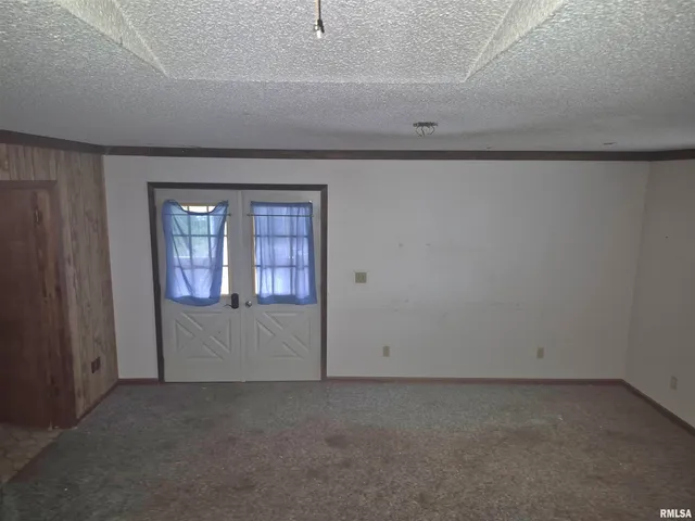 $60,000 | 405 South Shaw Street, Harrisburg, IL 62946