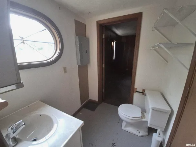 $60,000 | 405 South Shaw Street, Harrisburg, IL 62946