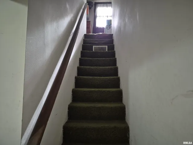 $60,000 | 405 South Shaw Street, Harrisburg, IL 62946