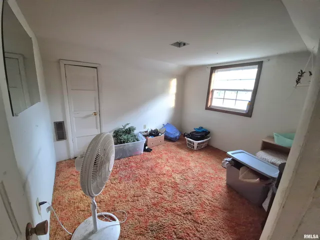 $60,000 | 405 South Shaw Street, Harrisburg, IL 62946