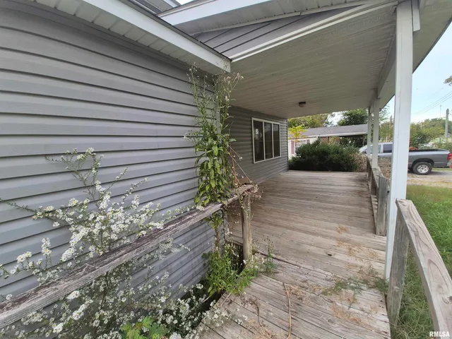 $60,000 | 405 South Shaw Street, Harrisburg, IL 62946