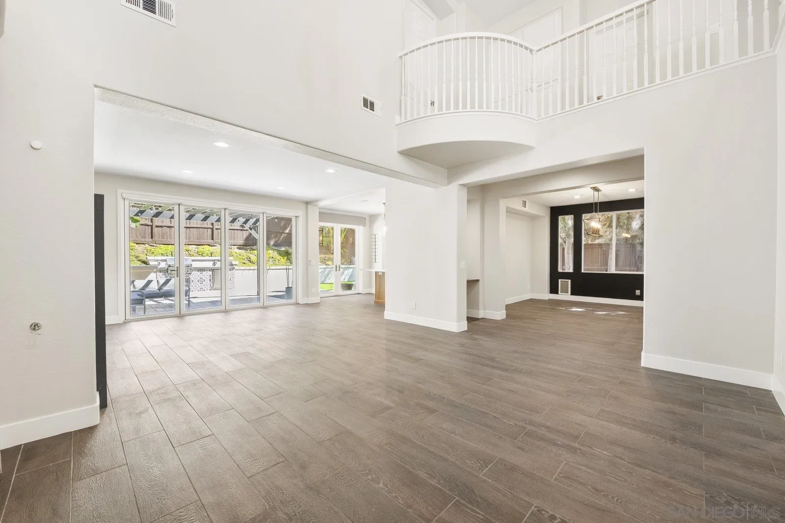 7352 Via Cresta Road San Diego, CA 92129 - Photo 7 of 36