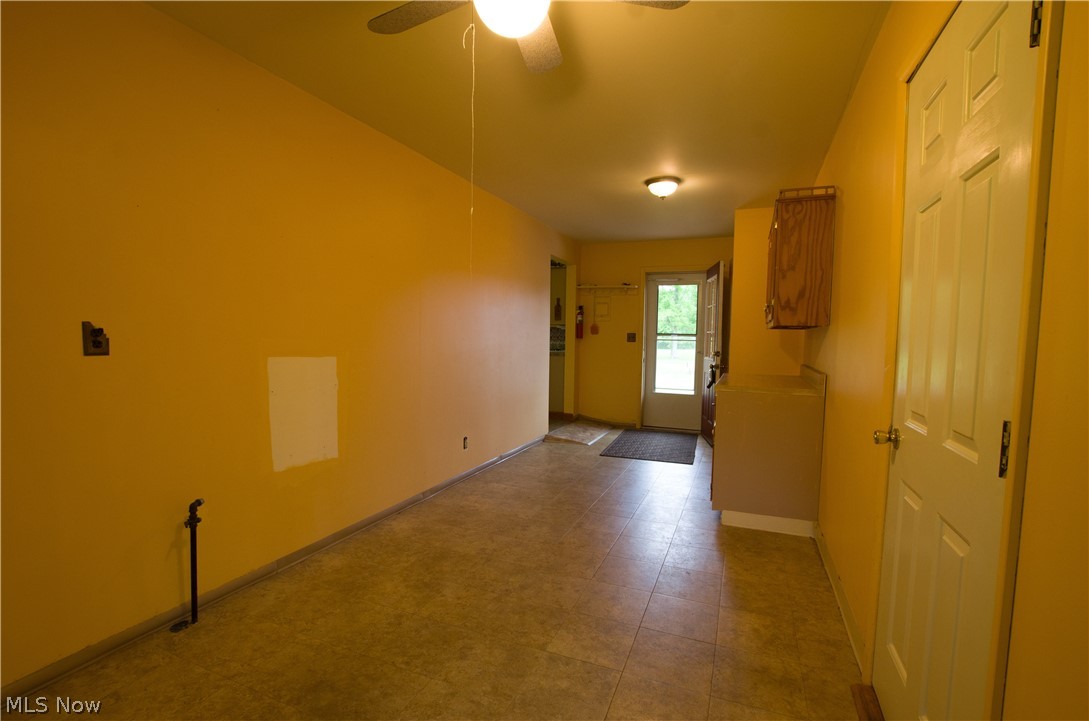 6513 Center Road Ashtabula, OH 44004 - Photo 5 of 22 Entry hallway