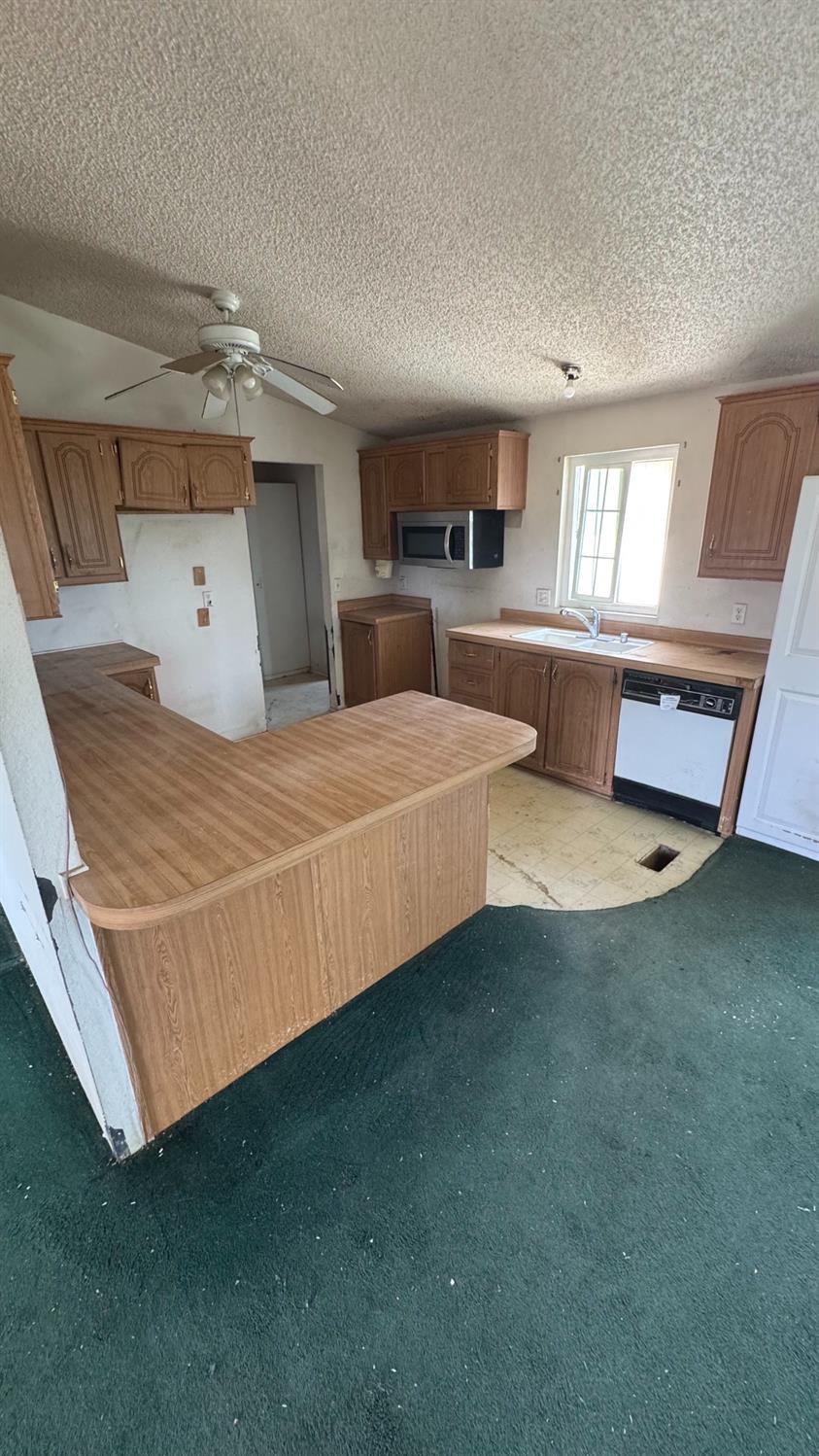 11086 Kelly Street Mojave, CA 93501 - Photo 3 of 10
