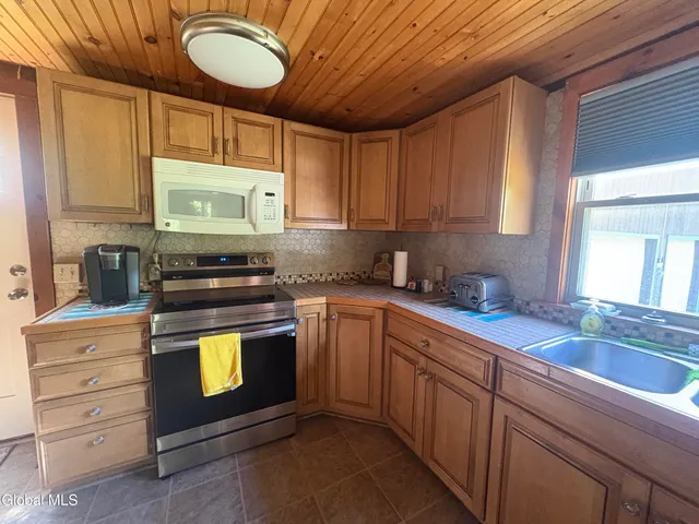 $325,000 | 58 Wolcott Road, Crown Point, NY 12928