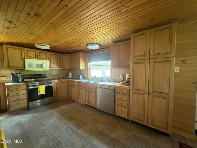 $325,000 | 58 Wolcott Road, Crown Point, NY 12928