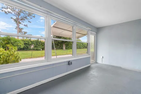$175,900 | 180 North High Point, Unit B, Boynton Beach, FL 33435