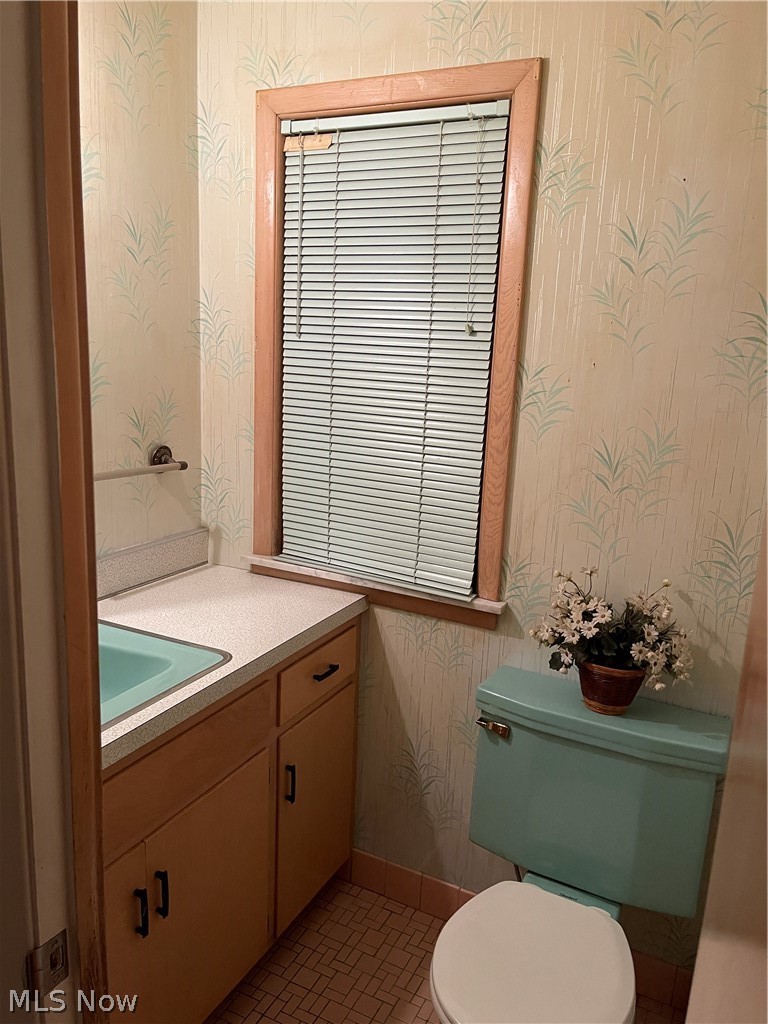 3681 Stoneleigh Road Cleveland, OH 44121 - Photo 24 of 35 1/2 bath