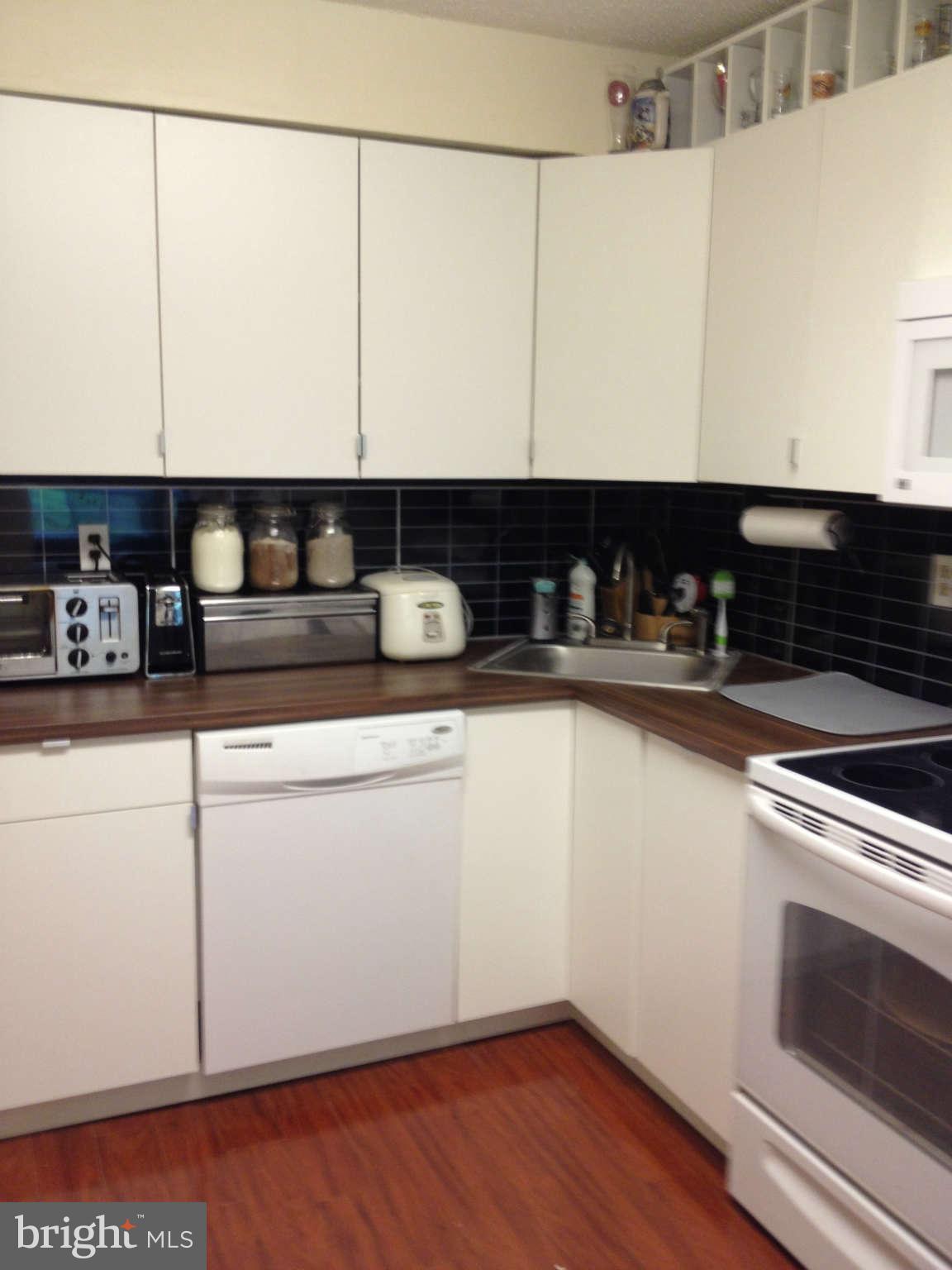 11739 Ledura Court, Unit T7 Reston, VA 20191 - Photo 9 of 20 Kitchen