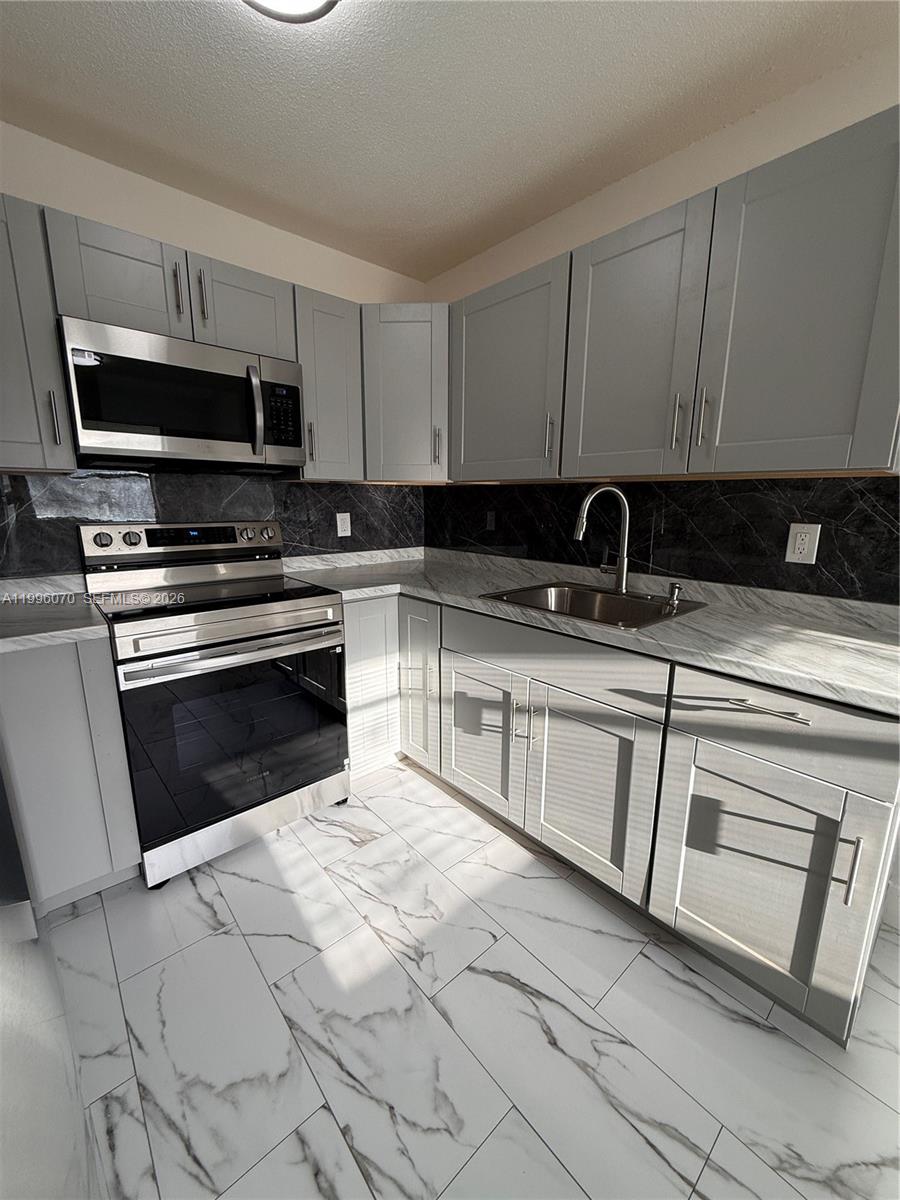 6071 Southwest 33rd Street, Unit 4 Miramar, FL 33023 - Photo 4 of 20