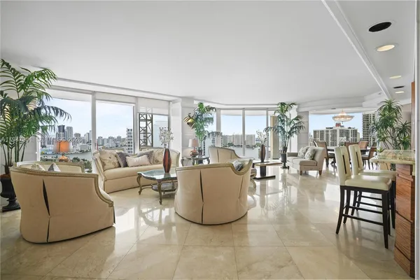 $6,300 | 19355 Turnberry Way, Unit 25GR, Aventura, FL 33180