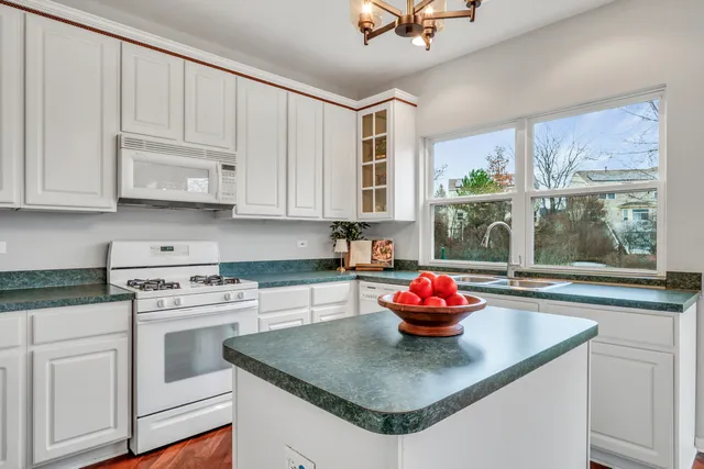 $399,000 | 1948 Lily Lane, Round Lake, IL 60073